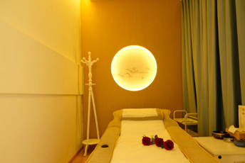 成都新都区日式指压的寂静美学：在按压中听见雪落的声音